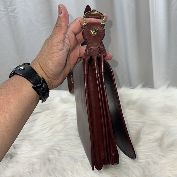 Cartier Elegant Burgundy Leather Shoulder Bag - Picture 3 of 12